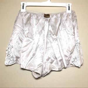 Classiques Entier Shorts - Classiques Entiers taupe silk white lace shorts Classiques Entier Shorts - Classiques Entiers taupe silk white lace shorts